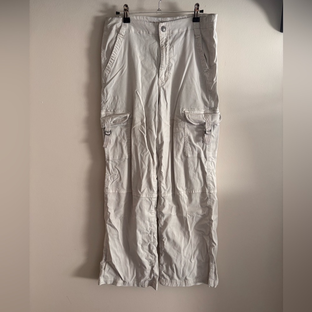 American Eagle Outfitters Cream Cargo Pants